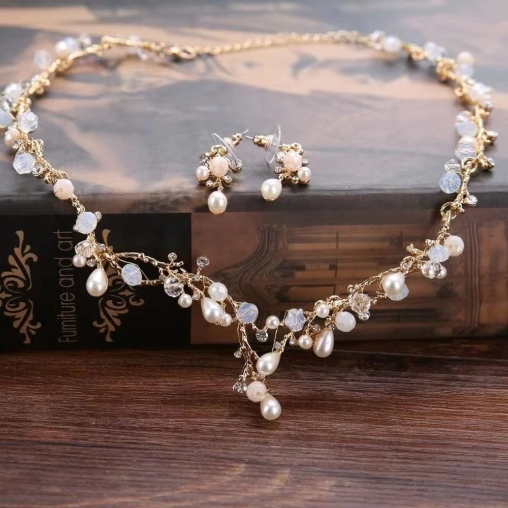wedding hair piece & necklace